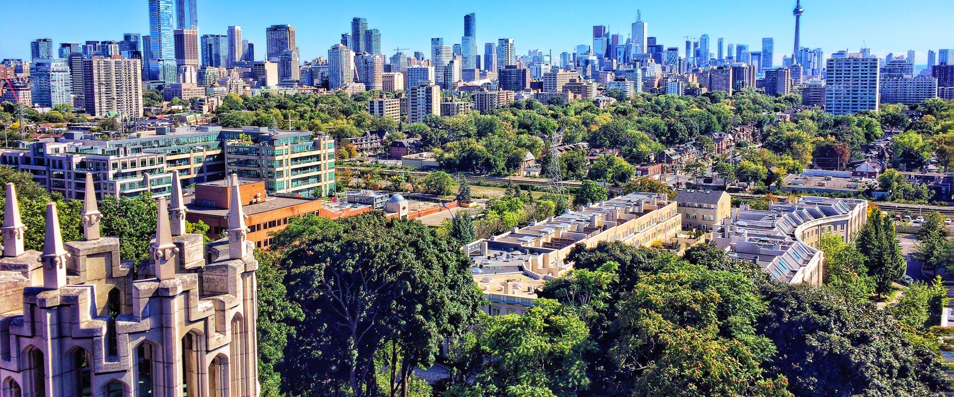 Best Neighborhoods to Buy a House in Downtown Toronto