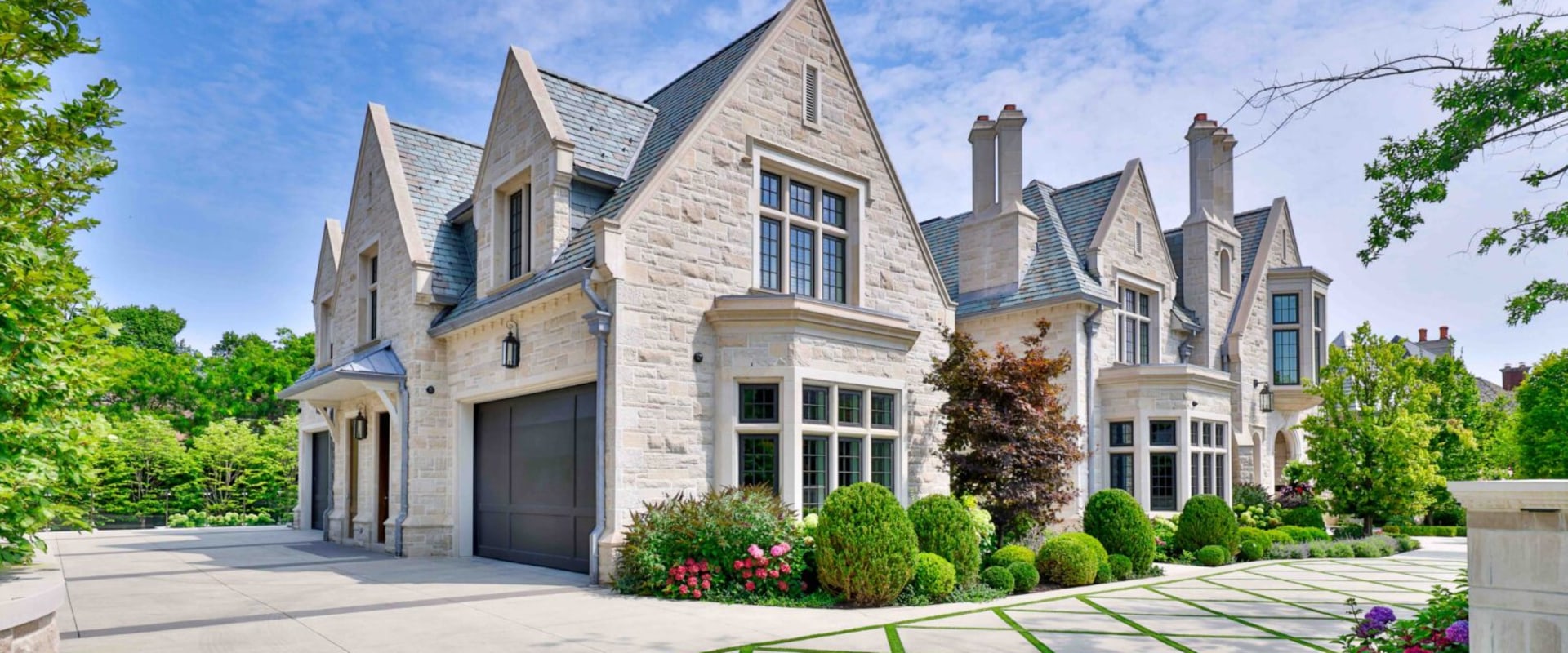 The Best Luxury Neighborhoods to Buy a House in Toronto